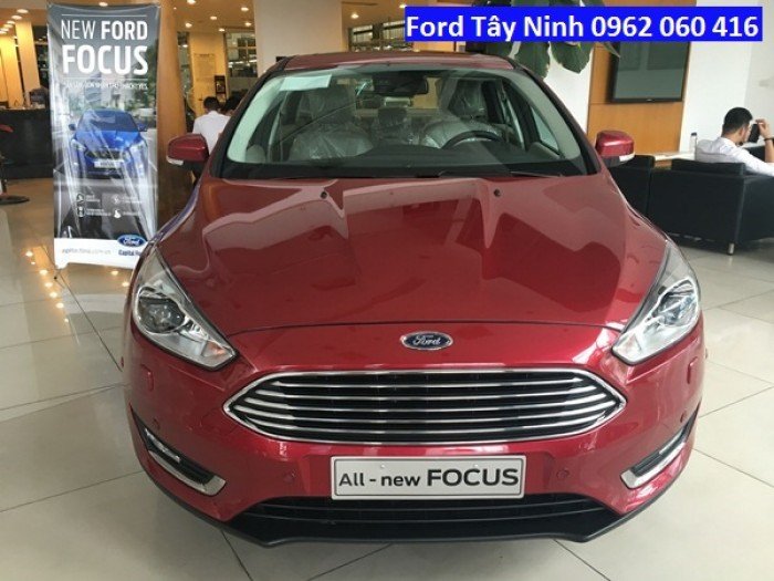 Ford Tây Ninh bán Ford Focus Titanium 2018, xe Ford sedan 5 chổ giá ưu đãi kèm quà tặng.