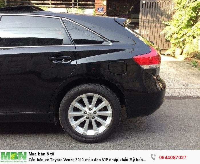 Cần bán xe Toyota Venza 2010 màu đen VIP nhập khẩu Mỹ bản full đồ