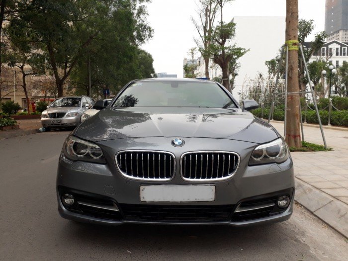 Cần bán BMW 520i đời 2015 màu ghi, biển hà nội