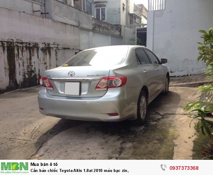 Cần bán chiếc Toyota Altis 1.8at 2010 màu bạc zin,