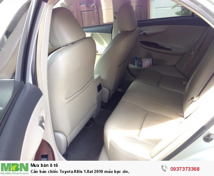 Cần bán chiếc Toyota Altis 1.8at 2010 màu bạc zin,