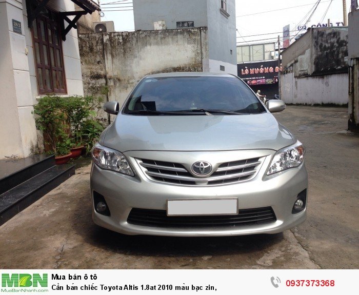 Cần bán chiếc Toyota Altis 1.8at 2010 màu bạc zin,