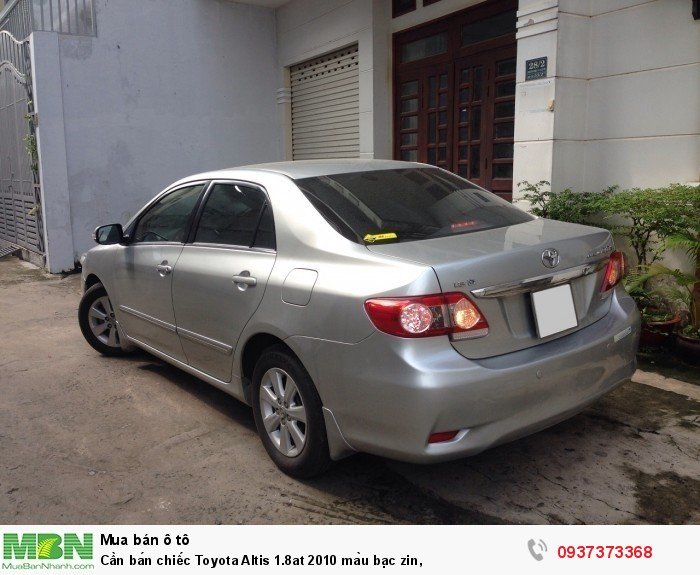 Cần bán chiếc Toyota Altis 1.8at 2010 màu bạc zin,