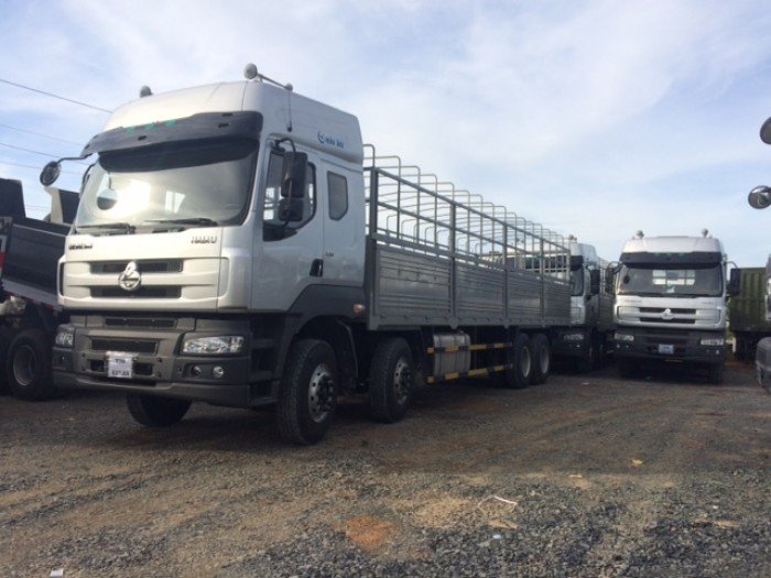 Xe tải thùng Chenglong  4 chân, tải trọng 17,9 tấn