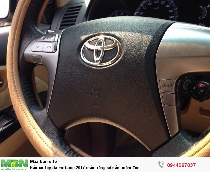 Bán xe Toyota Fortuner 2017 màu trắng số sàn, mâm đen