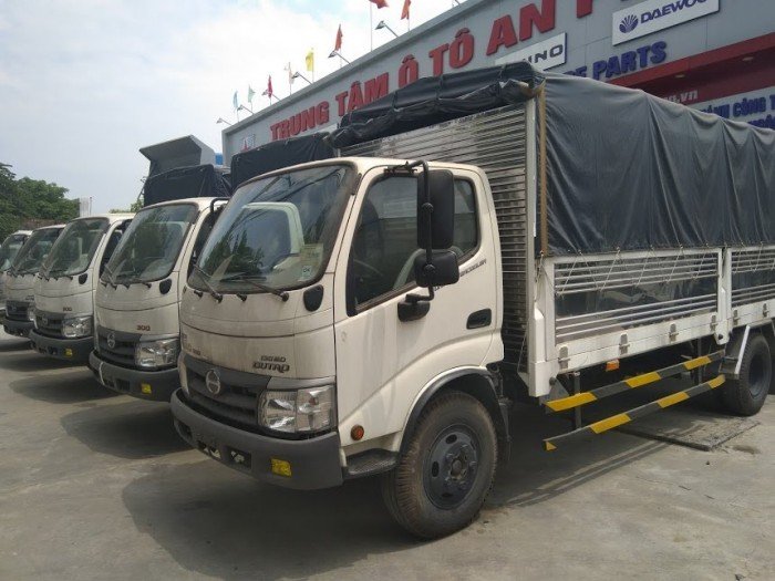 Xe tải Hino Dutro 3.5 tấn thùng bạt dài 5.1 m - Bình Dương