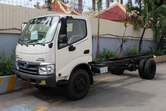 Xe tải Hino Dutro 5 tấn thùng mui bạt giá tốt - Bình Dương