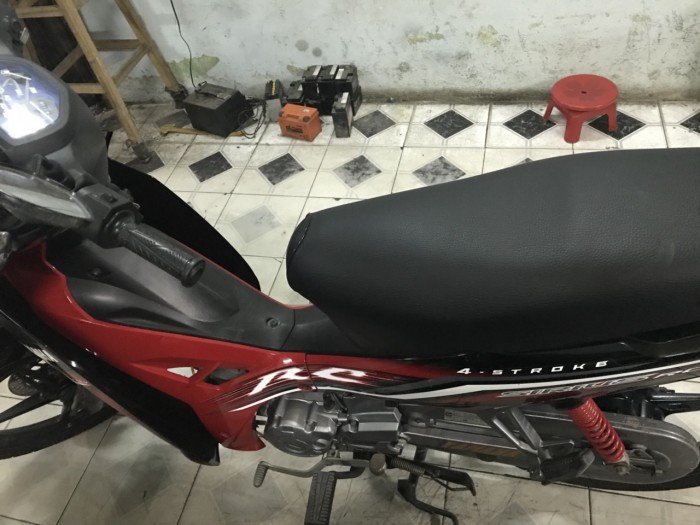 Cần bán xe Yamaha Sirius 2016 màu đỏ đen phiên bản mới