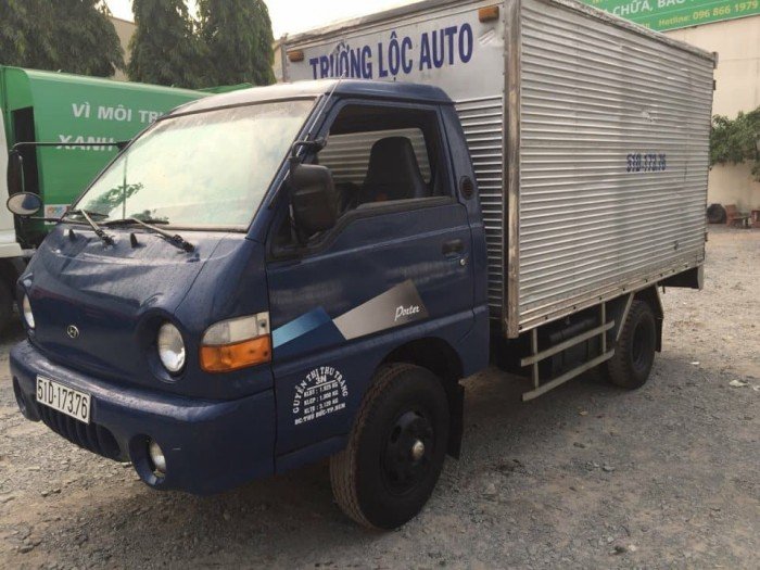 Bán xe tải hyundai H100 thùng kín, xe đời 2006, có máy lạnh theo xe, xe vỏ 75%