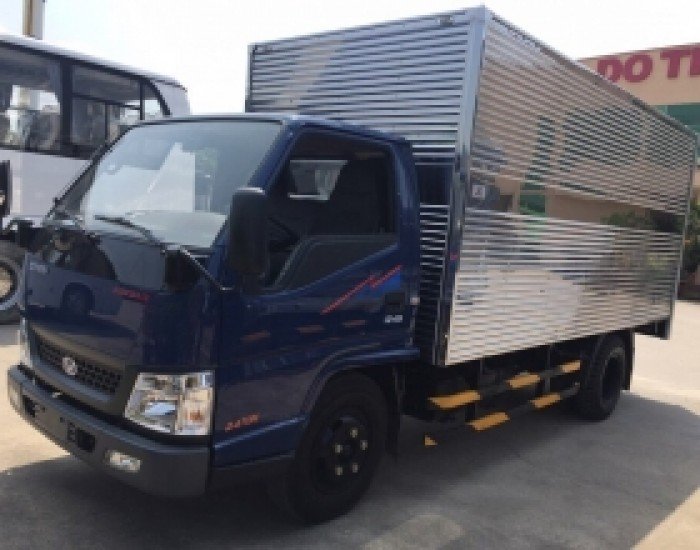 Xe tải DoThanh IZ49 máy ISUZU 2,5 tấn thùng 4m2
