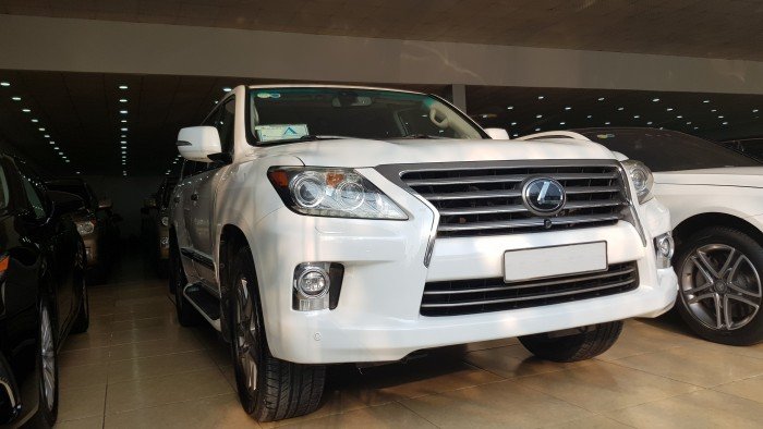 Bán Lexus Lx570 sản xuất 2013 đăng ký lần đầu năm 2015 tên Công ty.