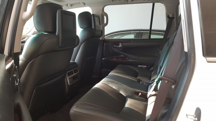 Bán Lexus Lx570 sản xuất 2013 đăng ký lần đầu năm 2015 tên Công ty.