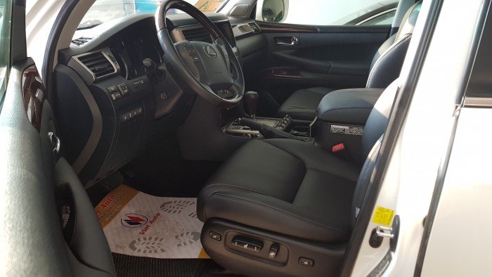 Bán Lexus Lx570 sản xuất 2013 đăng ký lần đầu năm 2015 tên Công ty.