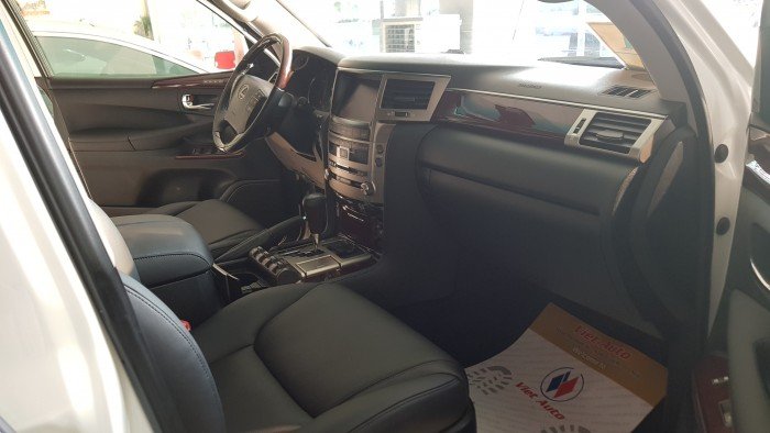 Bán Lexus Lx570 sản xuất 2013 đăng ký lần đầu năm 2015 tên Công ty.