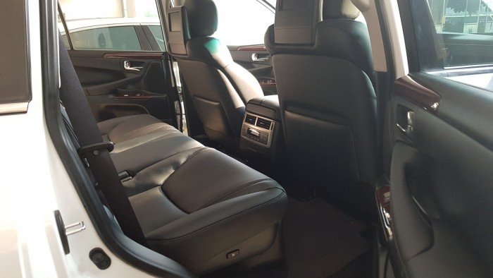 Bán Lexus Lx570 sản xuất 2013 đăng ký lần đầu năm 2015 tên Công ty.