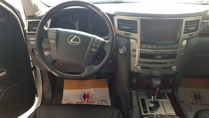 Bán Lexus Lx570 sản xuất 2013 đăng ký lần đầu năm 2015 tên Công ty.