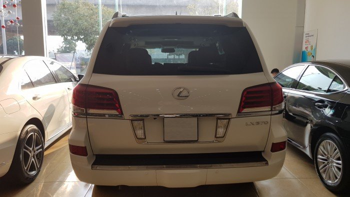Bán Lexus Lx570 sản xuất 2013 đăng ký lần đầu năm 2015 tên Công ty.