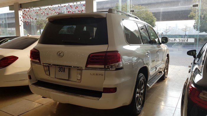 Bán Lexus Lx570 sản xuất 2013 đăng ký lần đầu năm 2015 tên Công ty.
