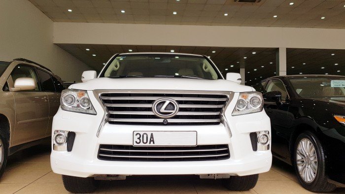 Bán Lexus Lx570 màu Trắng nội thất Kem, sản xuất 2014 đăng ký lần đầu năm 2015