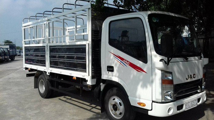 Xe tải JAC 1,99 tấn cabin vuông, động cơ ISUZU