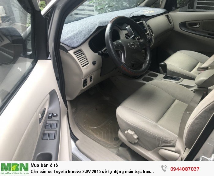 Cần bán xe Toyota Innova 2.0V 2015 số tự động màu bạc bản full option