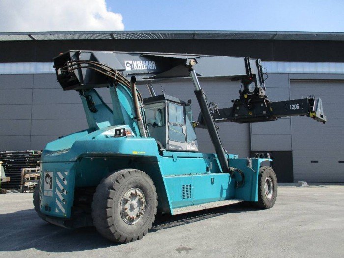 Cho Thuê xe chụp nóc, xe nâng container Kalmar 45 Tấn đời 2005, 2007, 2010, 2014