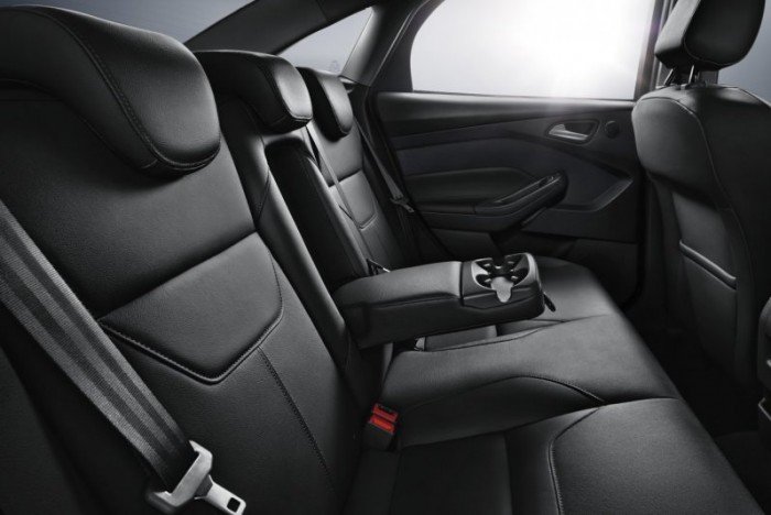 Ford Focus 2018, liên hệ ngay để nhận giá đặc biệt, xe đủ màu giao ngay