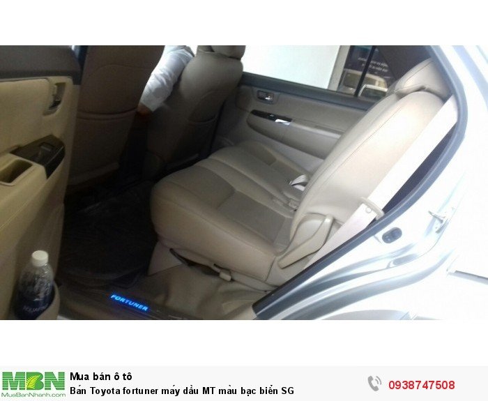 Bán Toyota fortuner máy dầu MT màu bạc biển SG