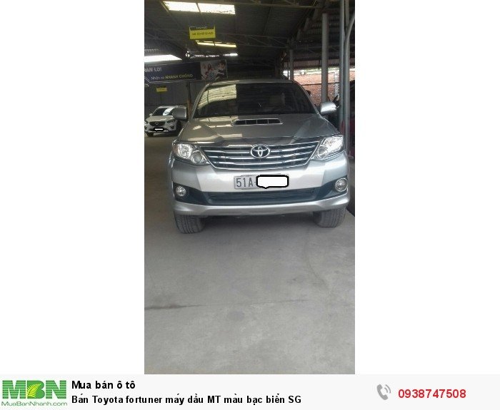 Bán Toyota fortuner máy dầu MT màu bạc biển SG