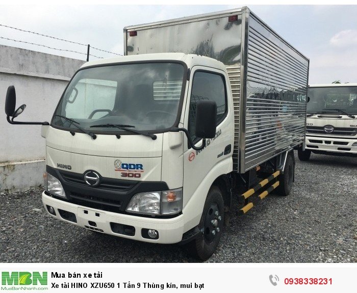Xe tải HINO XZU650 1 Tấn 9 Thùng kín, mui bạt