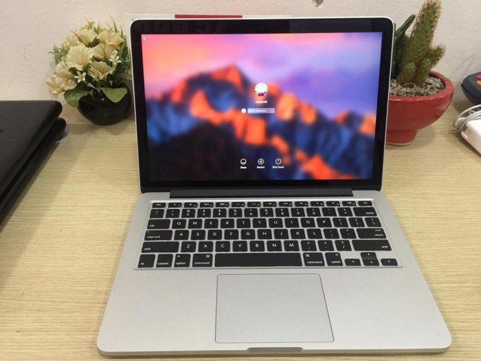 MF841 – Macbook Pro Retina 13 inch 2015 – Like new1