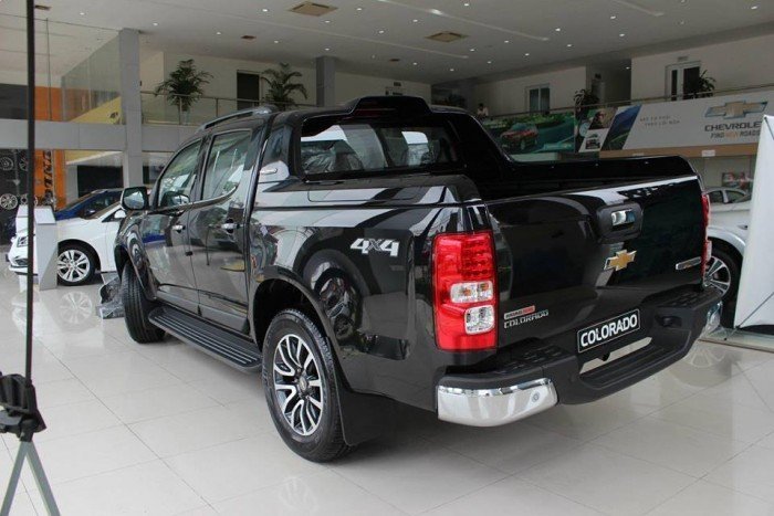 Chevrolet Colorado giá cực tốt