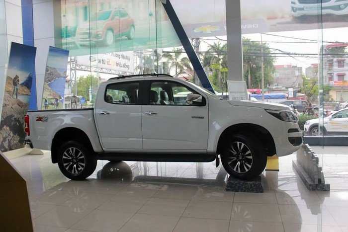 Chevrolet Colorado giá cực tốt