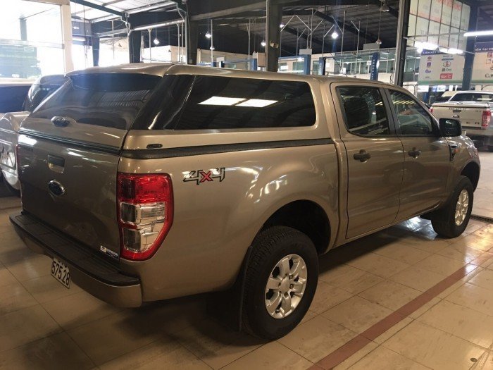 Bán Ford ranger 02 cầu sx 2015 ghi vàng canopy