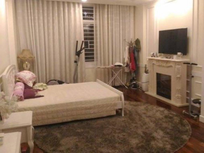 Bán nhà phân lô Thái Hà, ô tô, 42m2, 4 tầng, MT 4,5m.