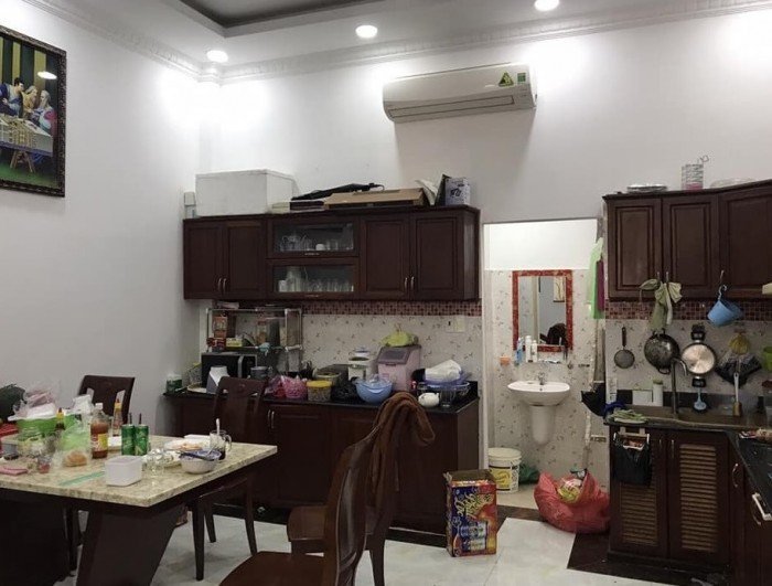 Bán Gấp Mặt Tiền Hẻm Lạc Long Quân KD Tốt 90m2 4 tầng