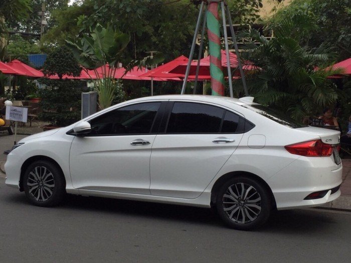 Cho thuê Honda City đời 2016 chạy vi vu  và Innova 2016 rẻ đẹp.