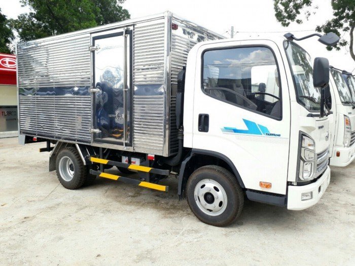Xe Tai Derhan Tera 240 Tải Trọng 2,4 Tấn Chạy Trong Thành phố