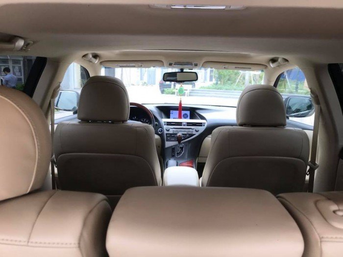 Lexus 450h, model 2011 đăng ký lần đầu năm 2011.