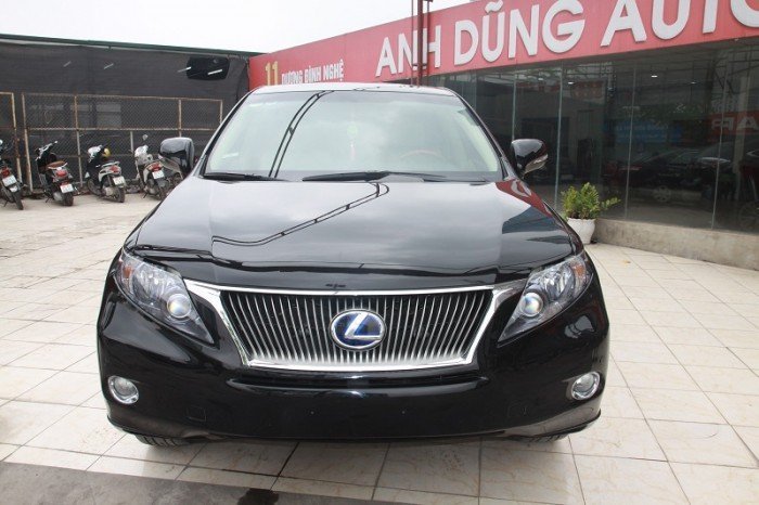 Lexus 450h, model 2011 đăng ký lần đầu năm 2011.