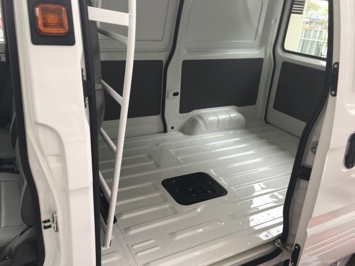 Bán Suzuki Super Carry Van 2018 khuyến mãi thuế trước bạ 5triệu, hỗ trợ trả góp 80%