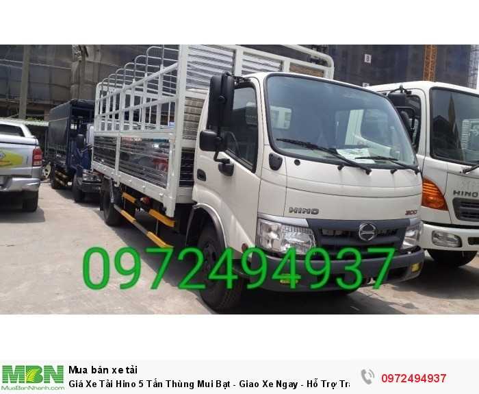 Giá Xe Tải Hino 5 Tấn Thùng Mui Bạt - Giao Xe Ngay - Hỗ Trợ Trả Góp 90% Giá Trị Xe.