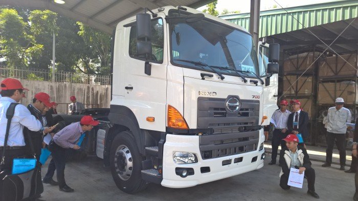 Quên Howo với ChengLong đi Hino SS2PKUA mới là đầu kéo giá tốt và chất lượng