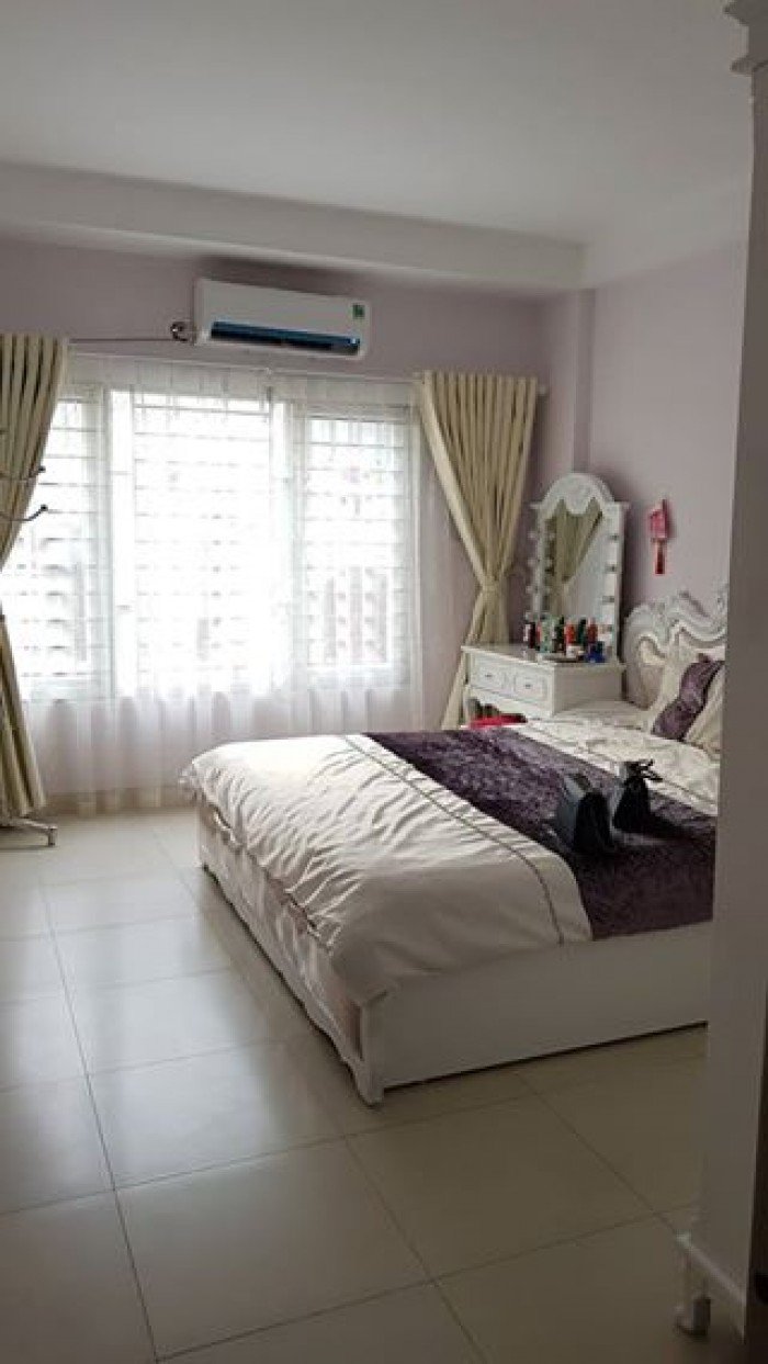 Bán nhà riêng đẹp, mới khu Hoàng Cầu, 32m2, MT 4m, 3.9 tỷ