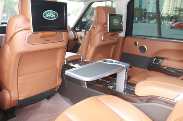 Rangerover Autobiography LWB Black Edition sản xuất 2014 đăng ký 2015.