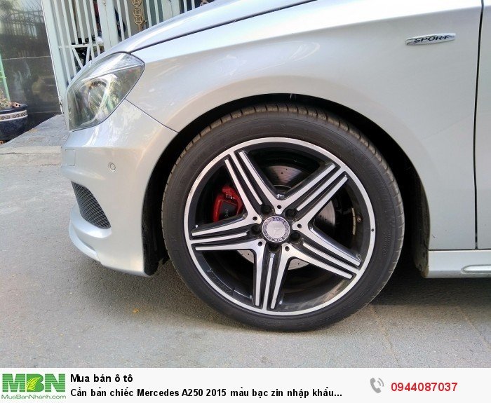 Cần bán chiếc Mercedes A250 2015 màu bạc zin nhập khẩu Đức