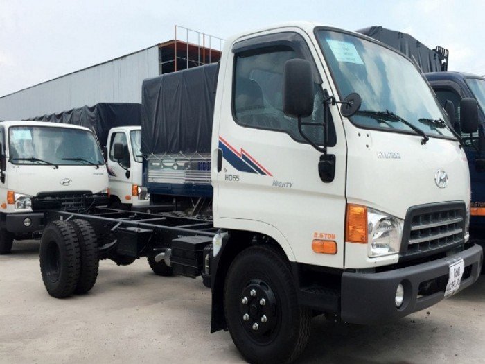 Xe Tải Hyundai 2.5 Tấn, 2t5, 2T5, 2tấn5 Thùng Bạt/thùng kính xe tải Gía tốt+ hỗ Trợ trả Góp.