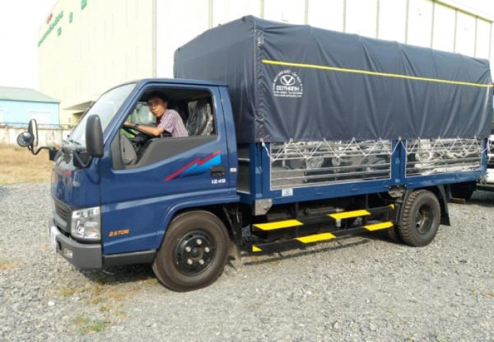 Xe tải iz49, tải trọng 2,3 tấn, mới nhất 2018