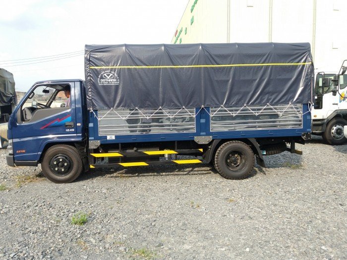 Xe tải iz49, tải trọng 2,3 tấn, mới nhất 2018