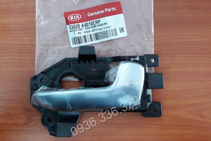 Tay cửa trong Kia Rondo chính hãng